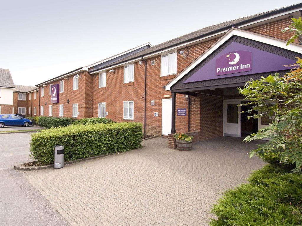 Premier Inn Swindon North
