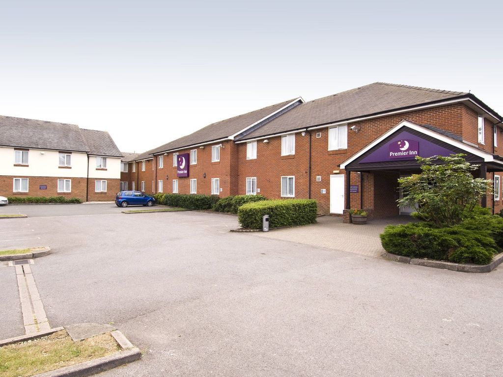 Premier Inn Swindon North