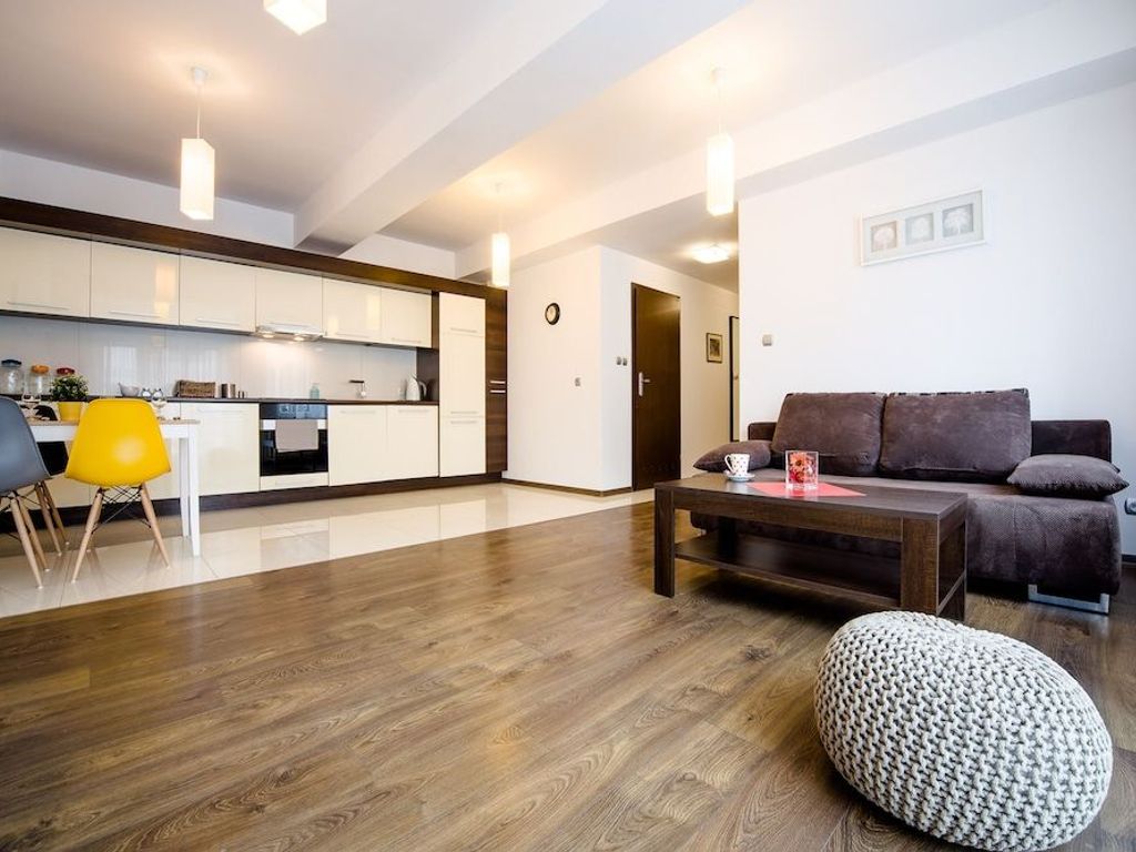 FriendHouse Apartments – Old City
