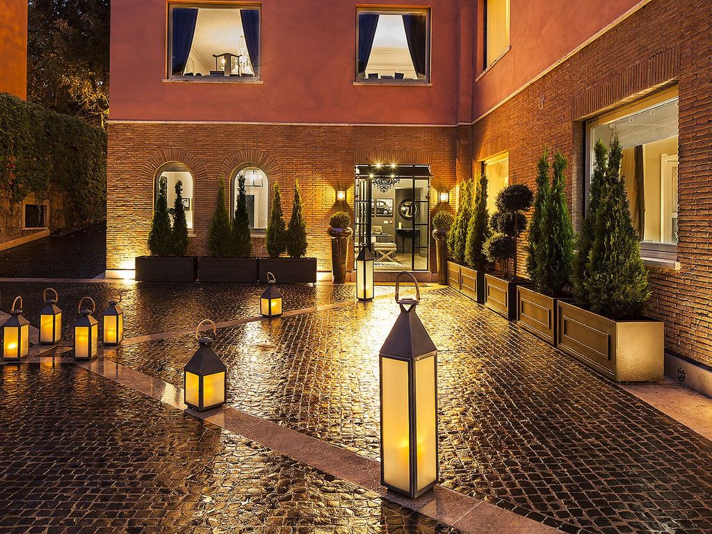 Pepoli9 Design Suites  in Rome
