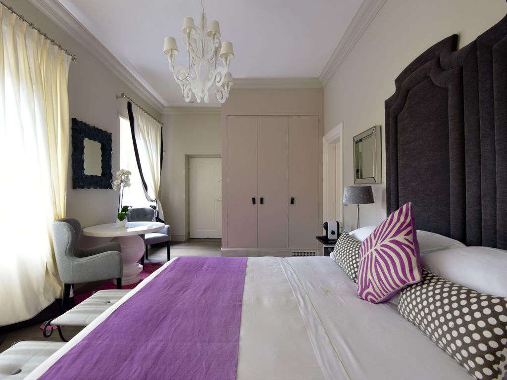 Pepoli9 Design Suites  in Rome