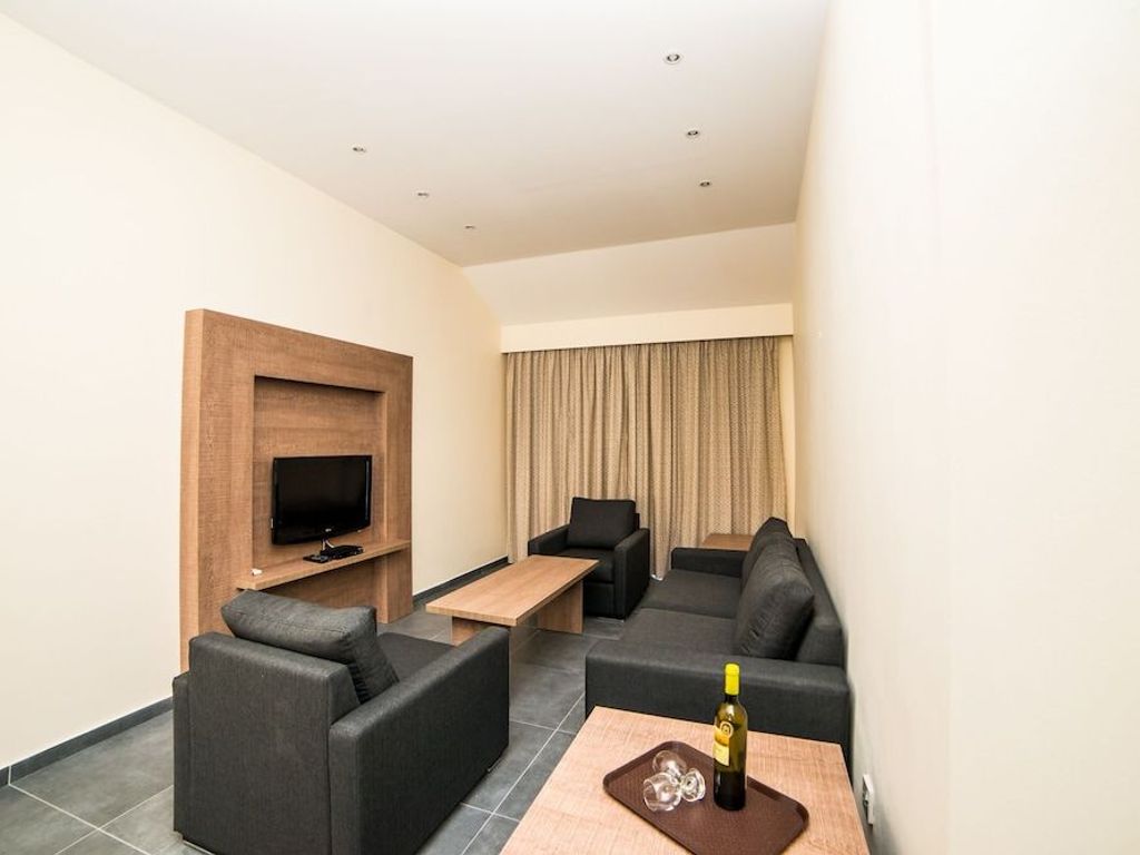 Helios Bay Hotel Apartments
