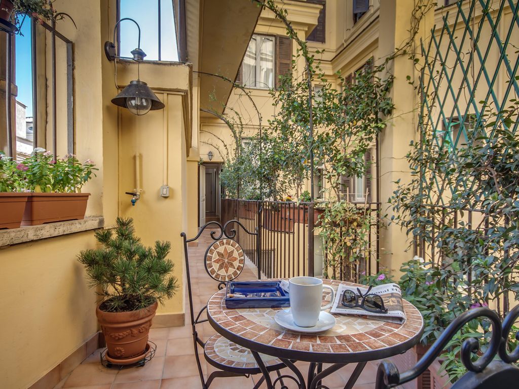 Tritone Top House