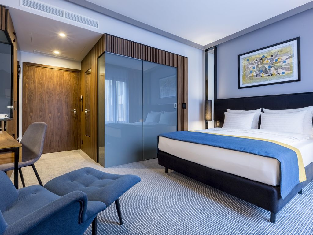 Grand Ascot Hotel