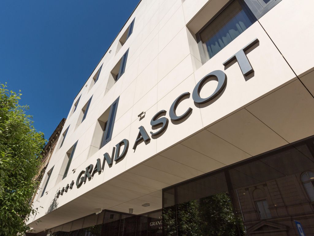 Grand Ascot Hotel