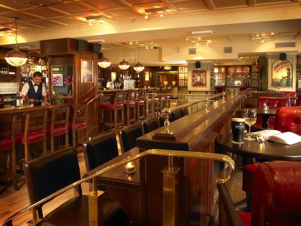 Castlecourt Hotel