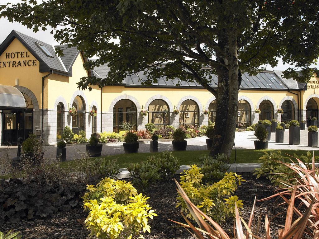 Castlecourt Hotel