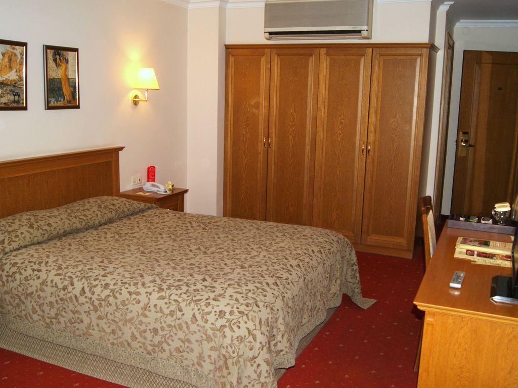 Central Hotel
