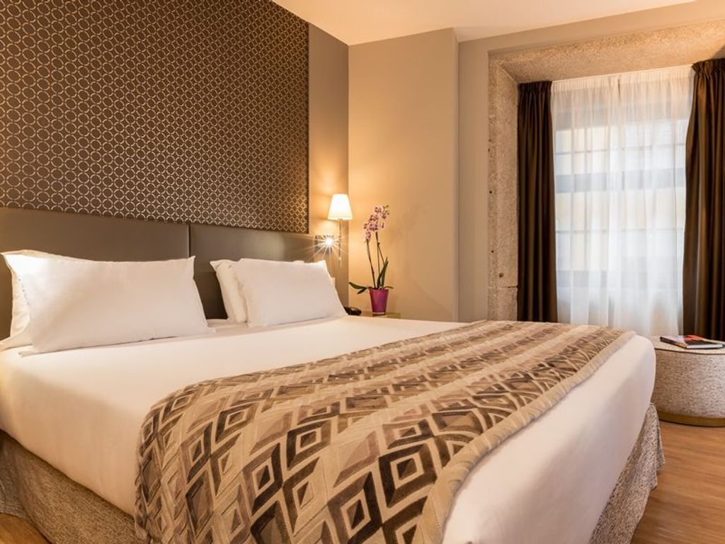 DORMA ALMADA PORTO