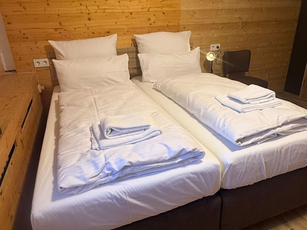 URBAN OAK Smart Stay