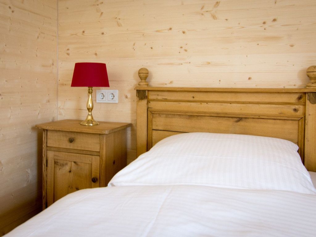 URBAN OAK Smart Stay