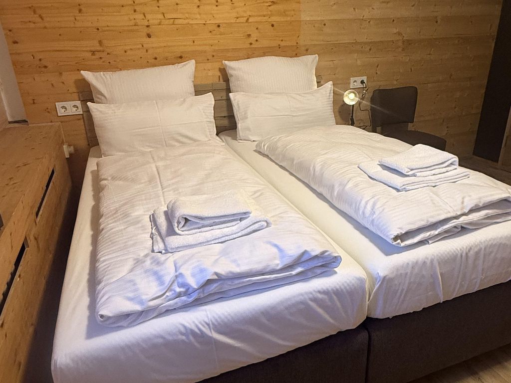 URBAN OAK Smart Stay