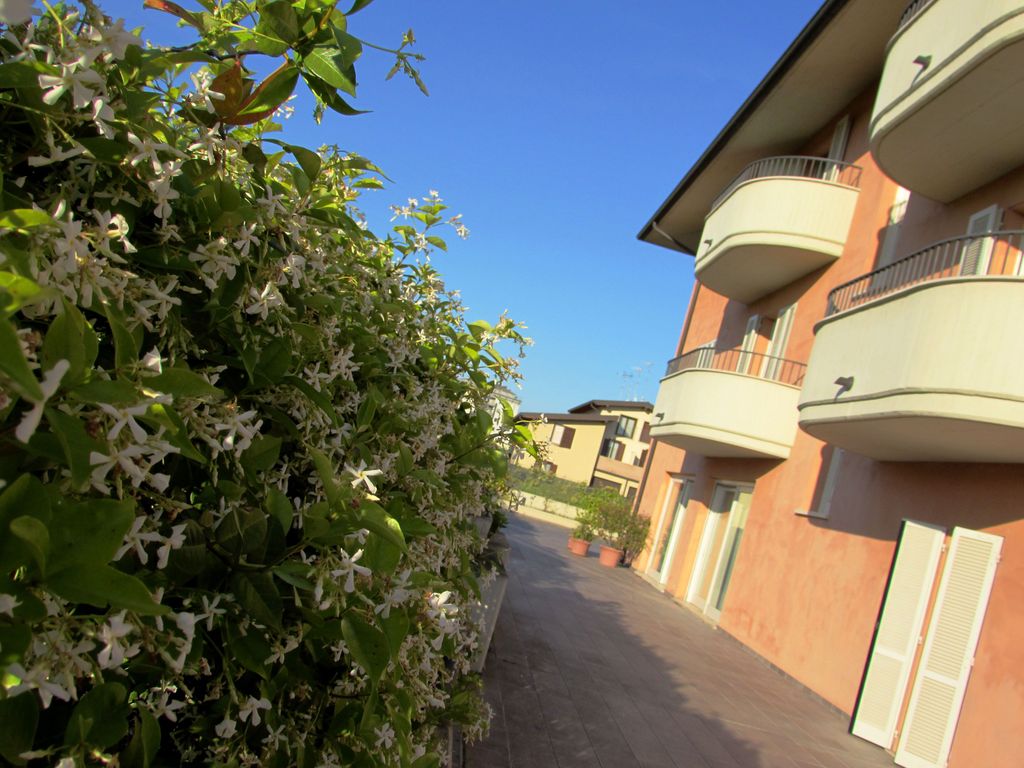 Dante Residence