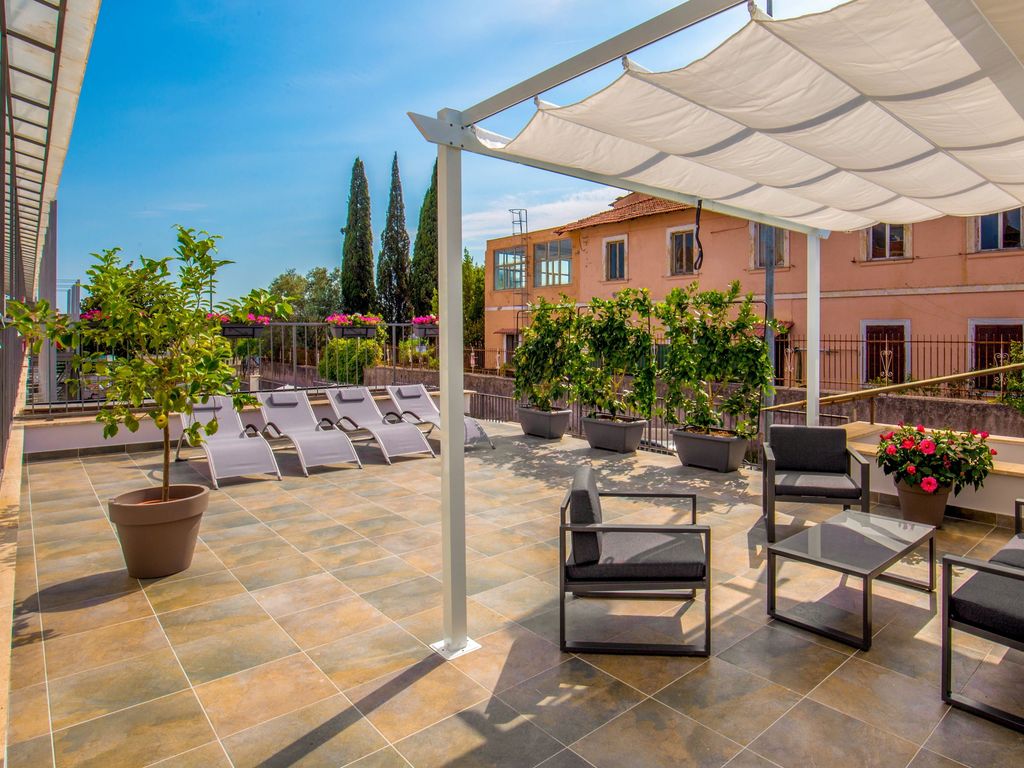 Urban Garden Hotel