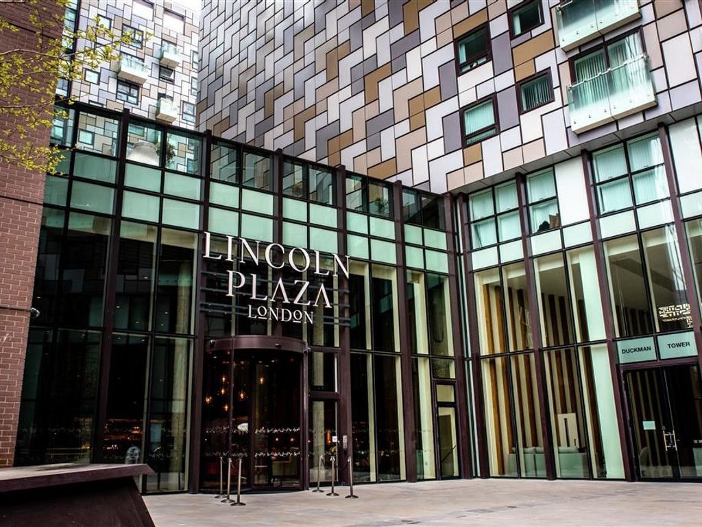 Lincoln Plaza London Curio Collection by Hilton