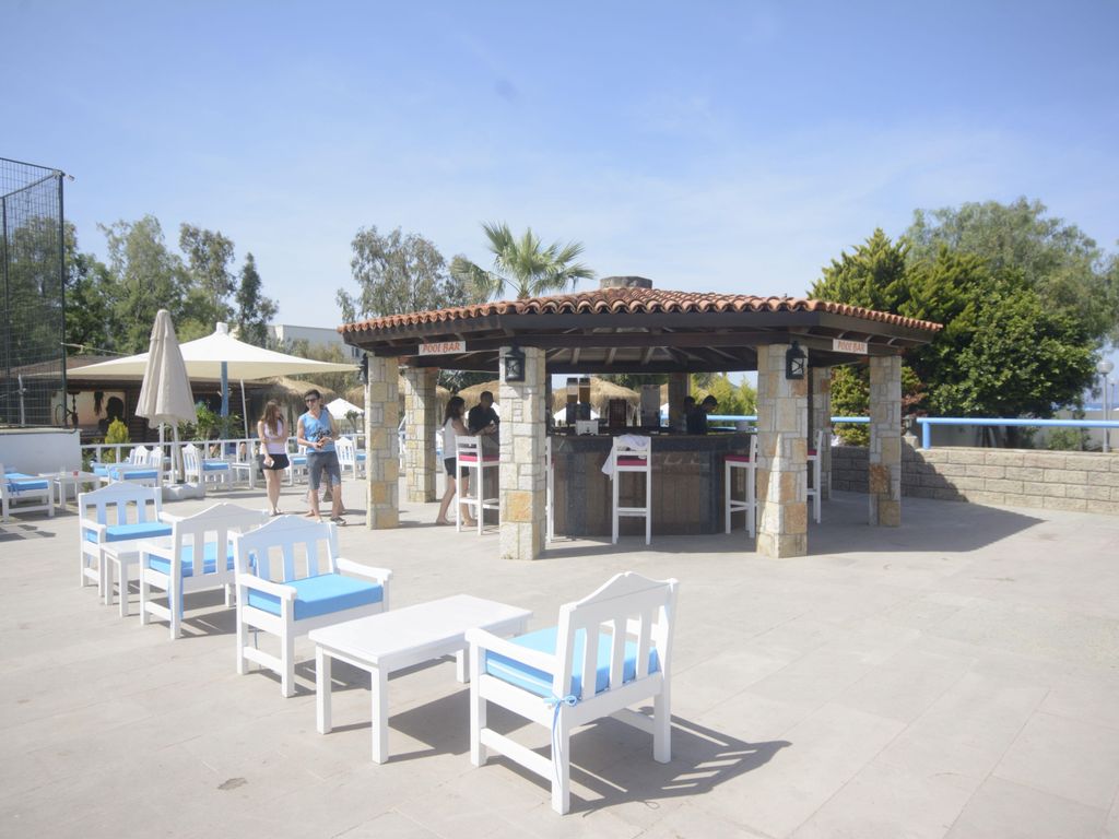 Tiana Beach Resort