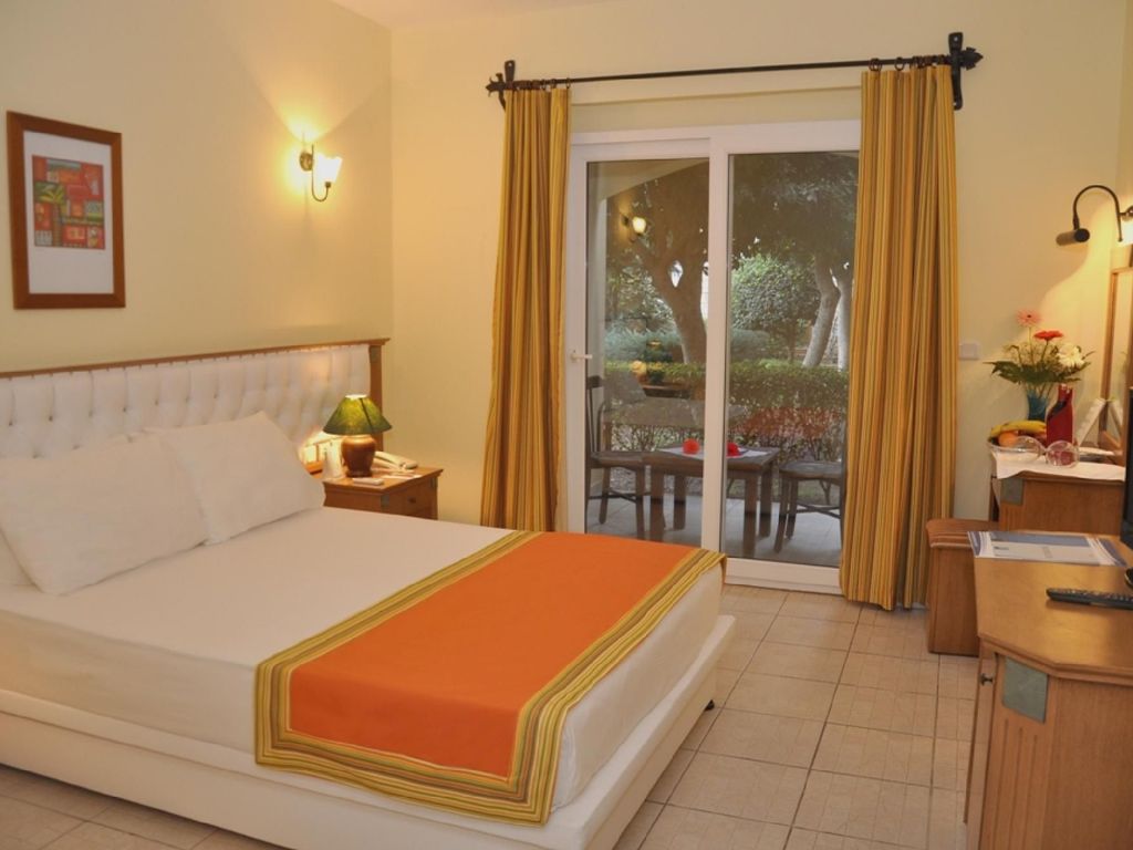Tiana Beach Resort