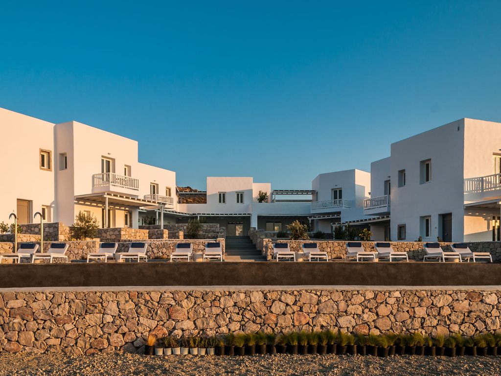 Milosbreeze Boutique Hotel