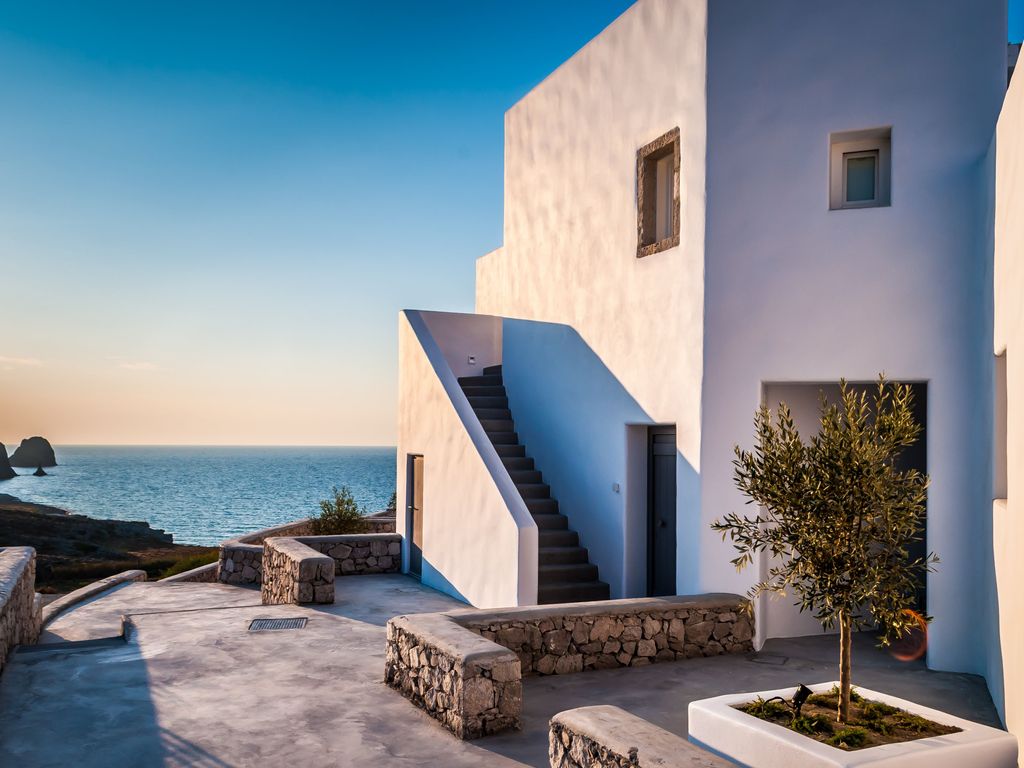 Milosbreeze Boutique Hotel
