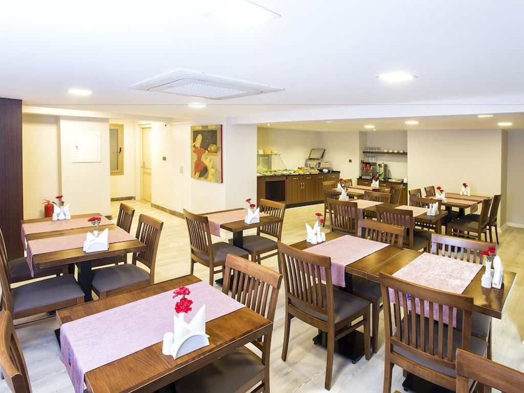 Perla Arya Hotel