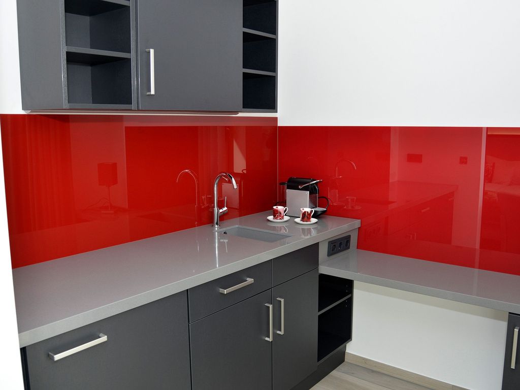 Rotes Einhorn Garni