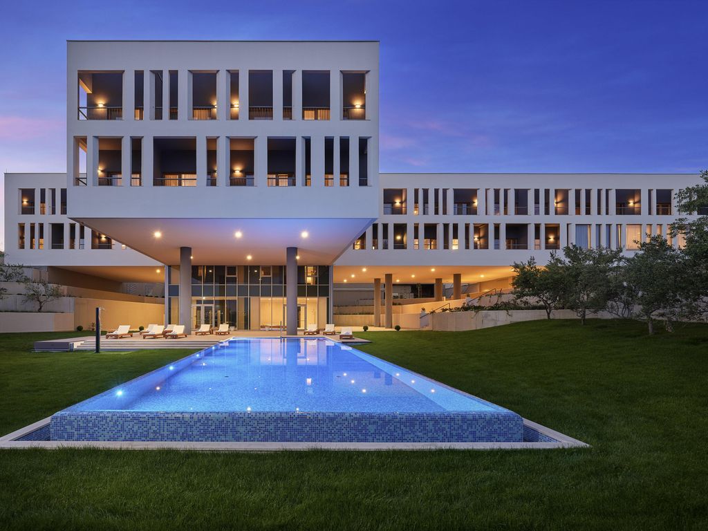 Hotel Salona Palace