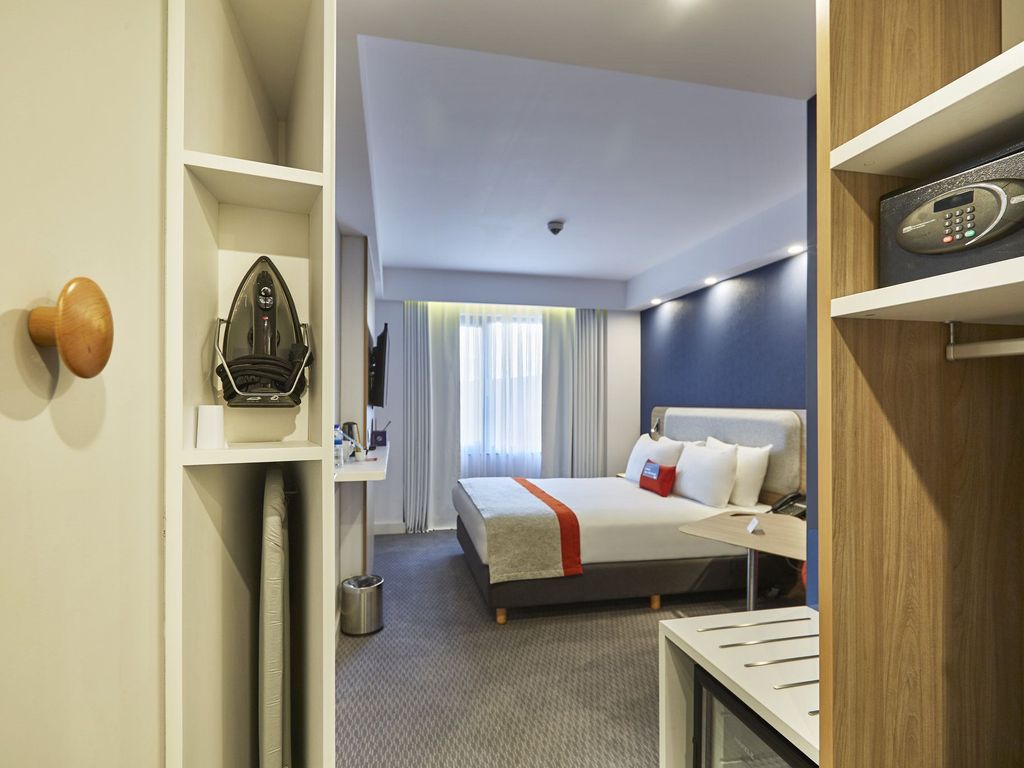 Holiday Inn Express ISTANBUL - ATAKOY METRO by IHG