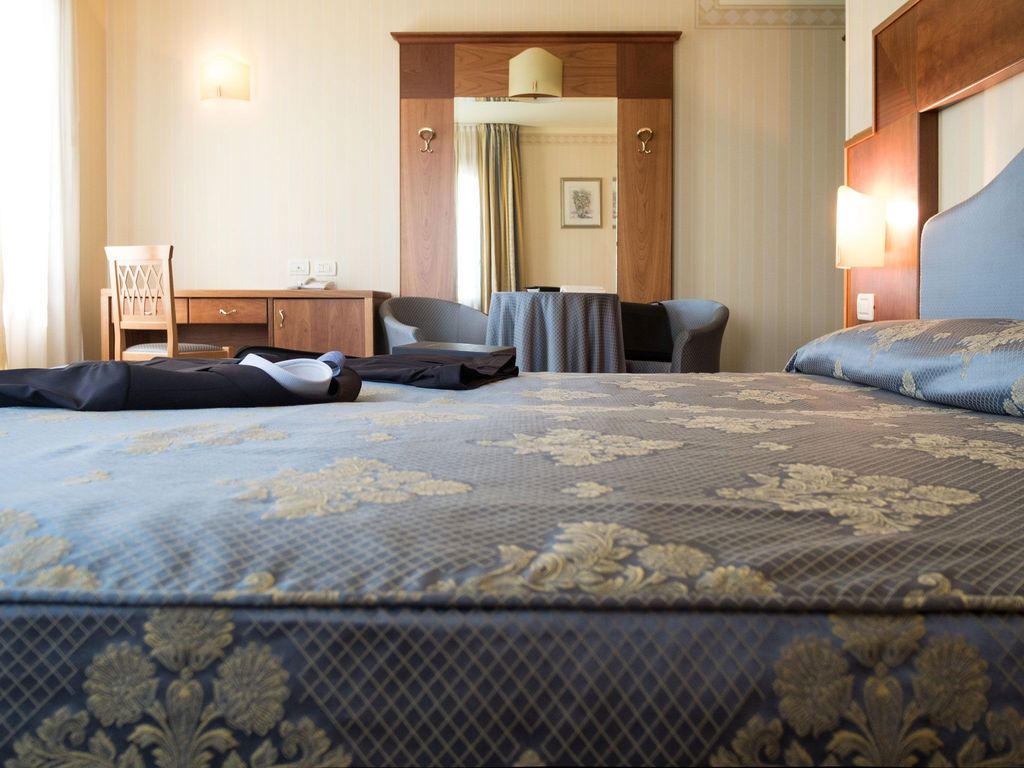 Phi Hotel Astoria