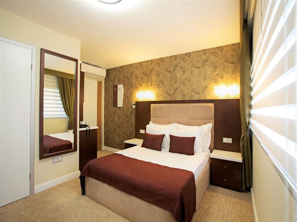 End Glory Hotel