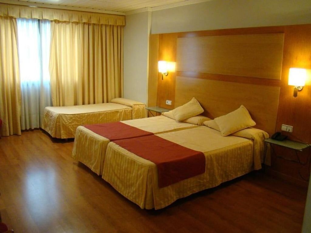 Hotel Reconquista
