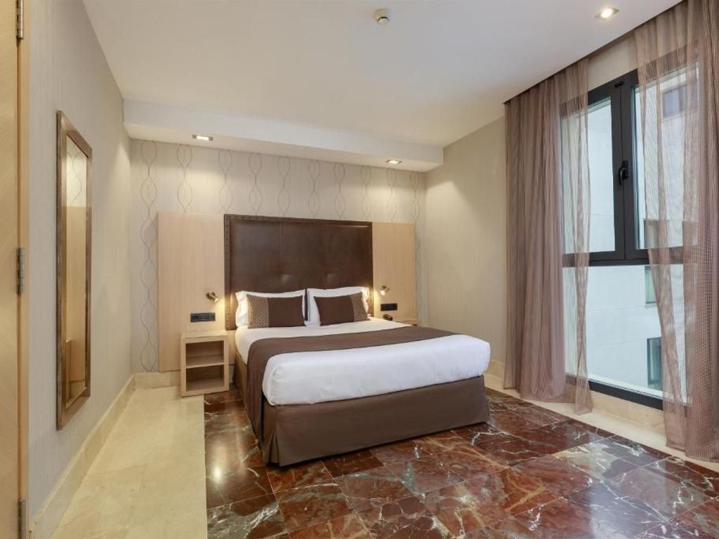 PEDRO I DE ARAGON Hotel