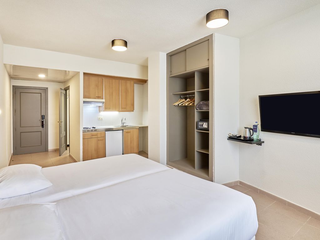 Hesperia Sant Joan Suites