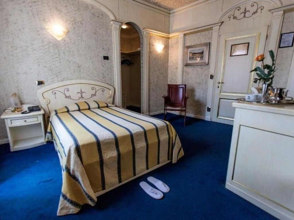 Colomba D'Oro Hotel