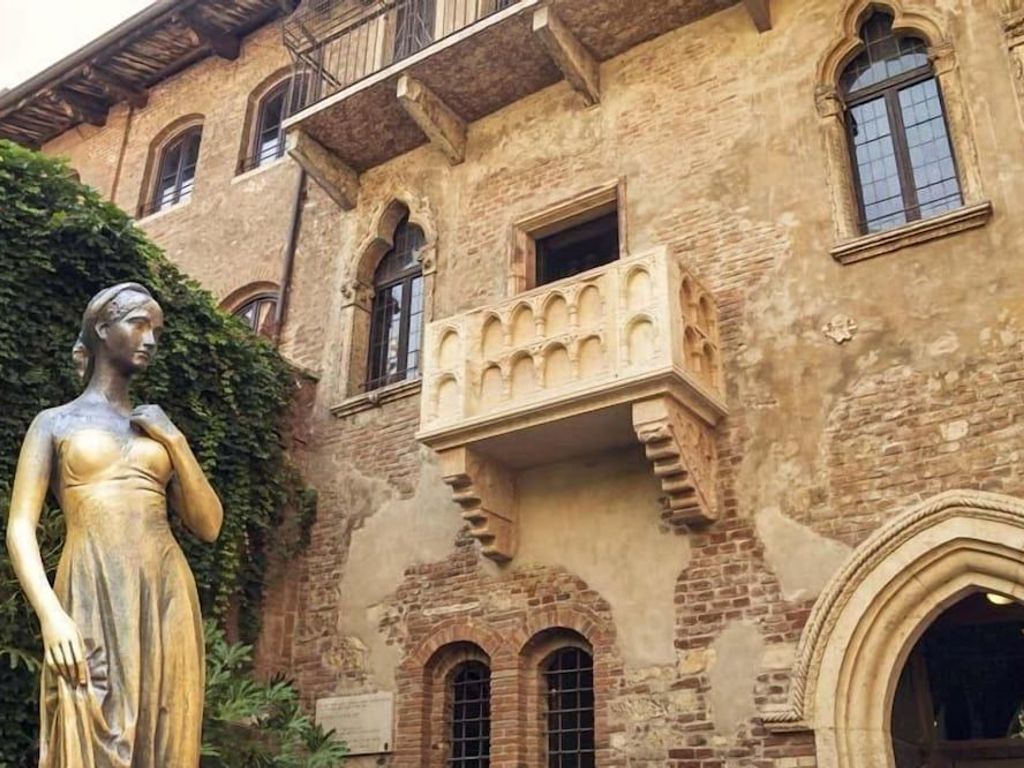 Colomba D'Oro Hotel