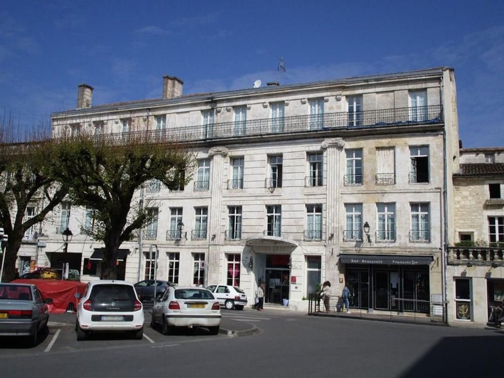 Du Palais