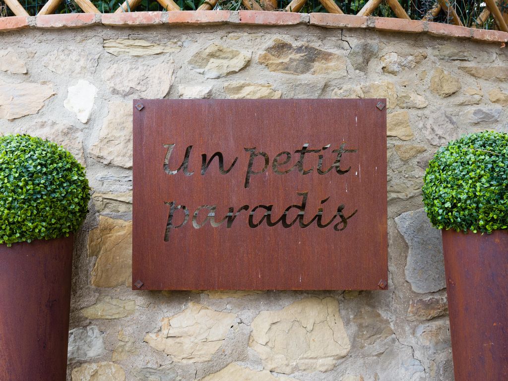 Un Petit Paradis
