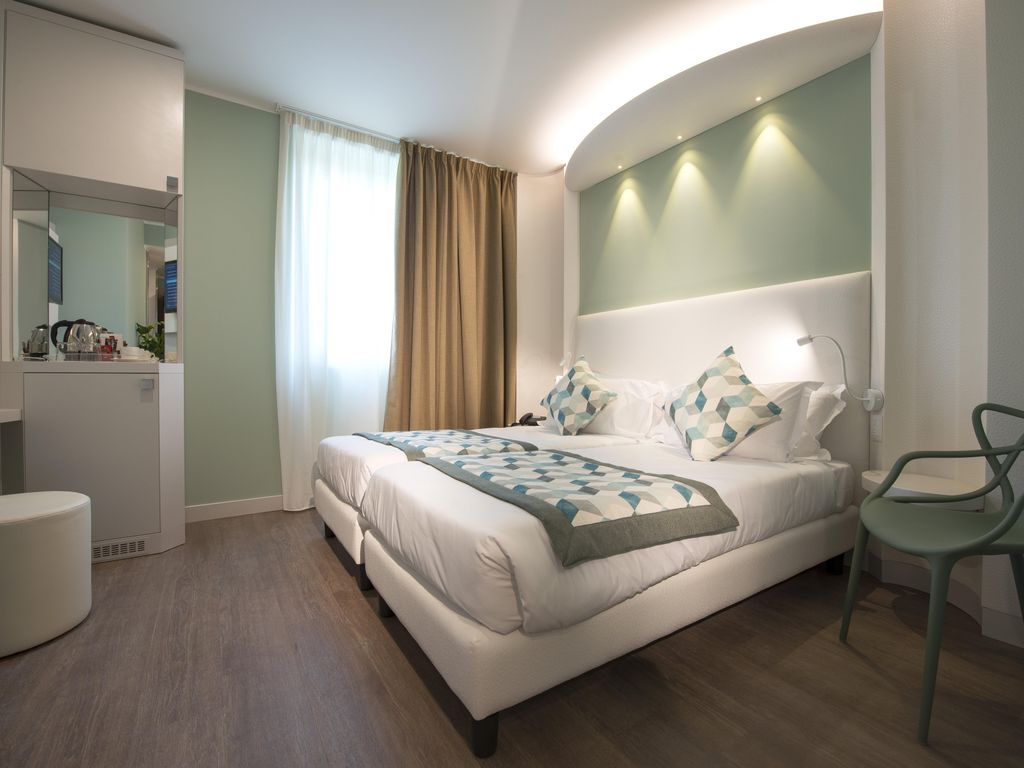 Ark Hotel