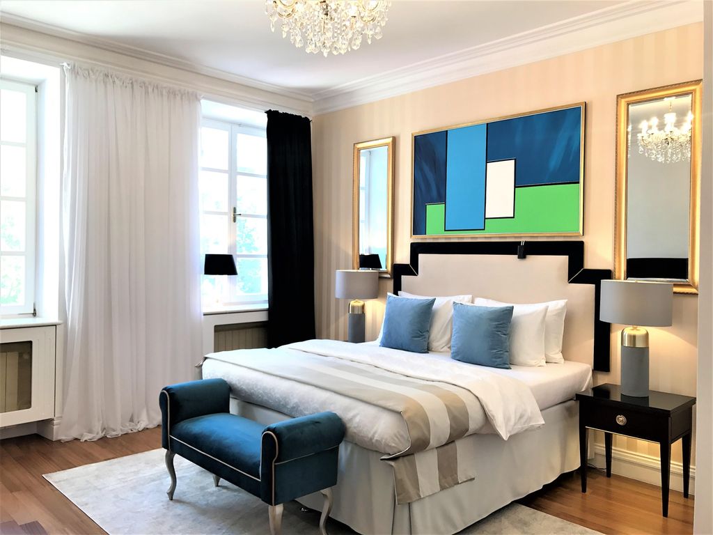 MONDRIAN Luxury Suites & Apartments