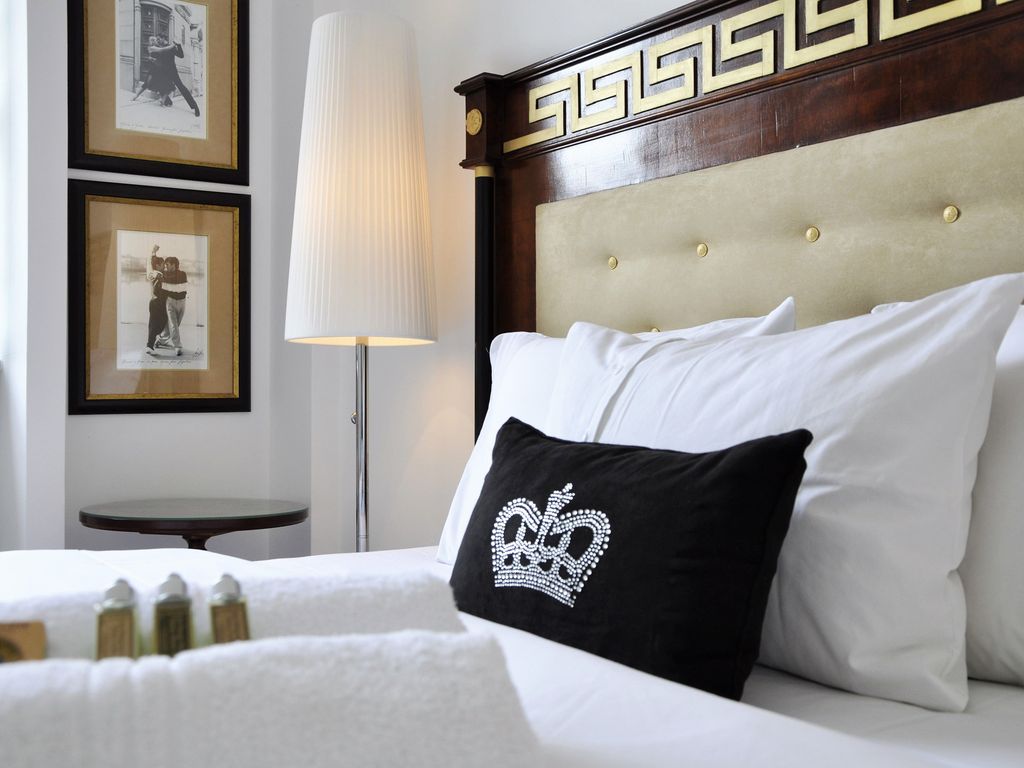 MONDRIAN Luxury Suites & Apartments