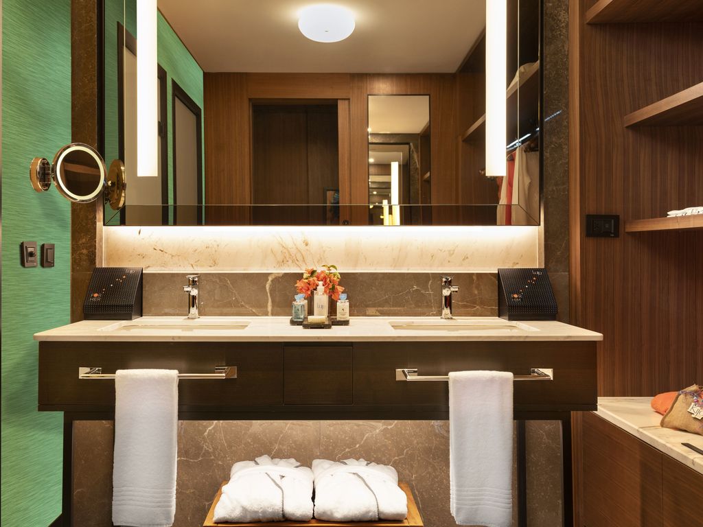 Lujo Hotel
