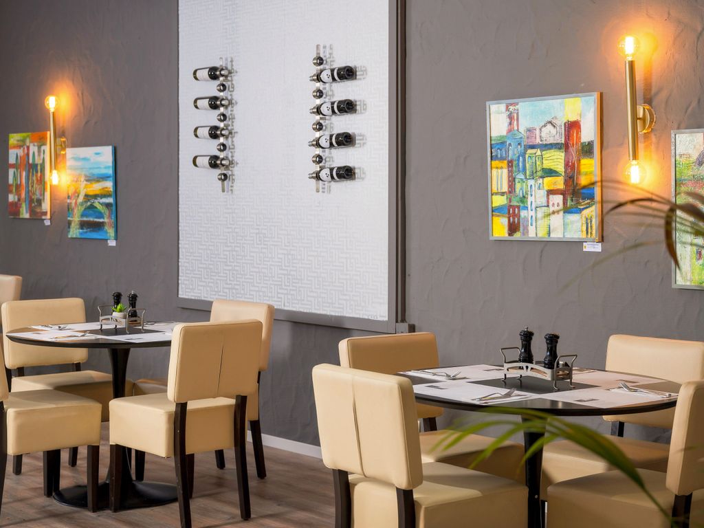 City Hotel