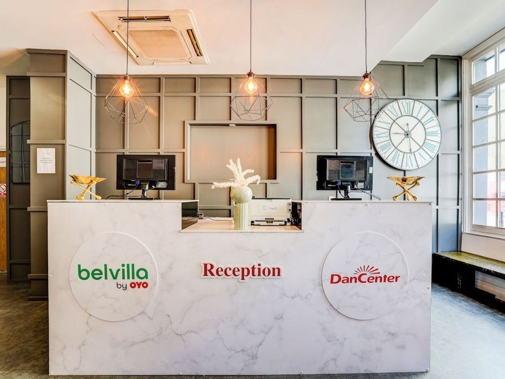 4 min from Elizabeth line Belvilla Ilford Station Hotel