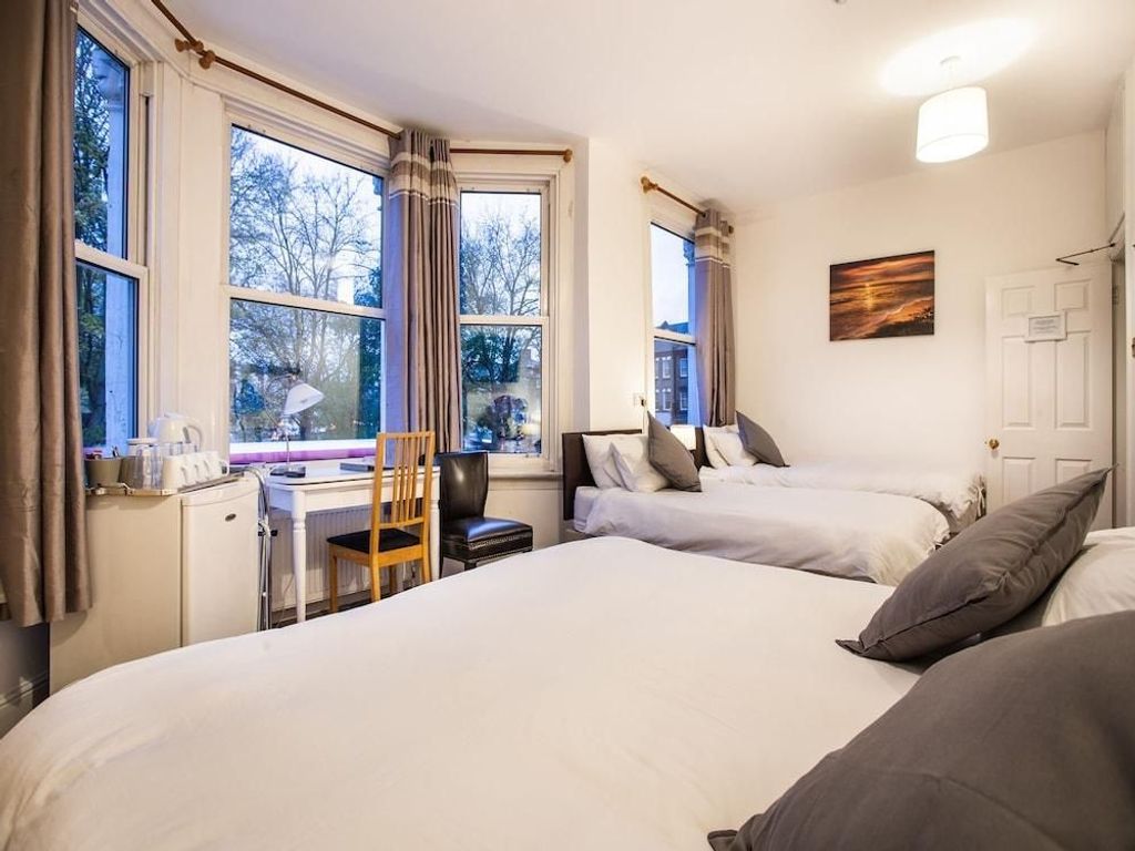 OYO The Greenland Hotel