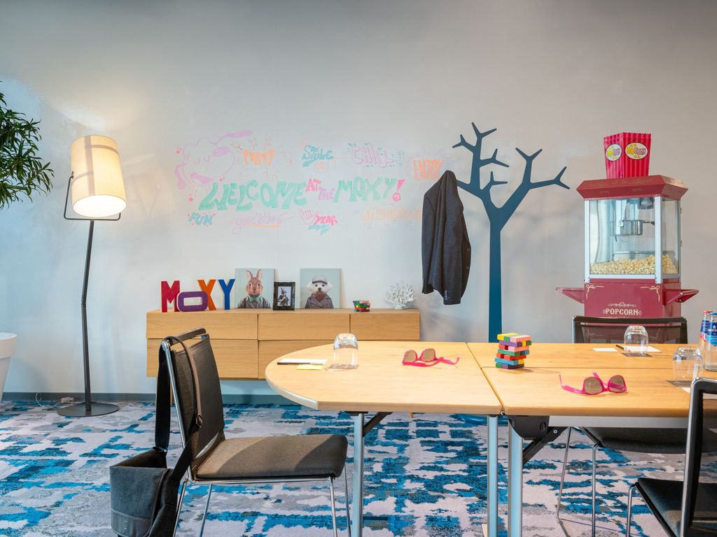 Moxy Amsterdam Houthavens