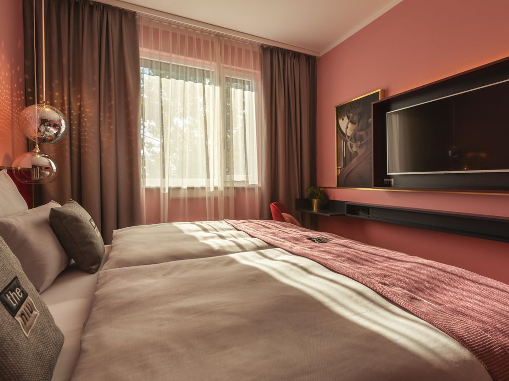 LOCO MUNICH NORTH by IHG Holiday Inn - the niu