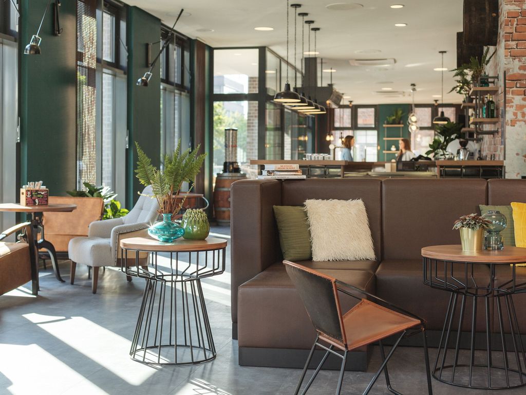 Holiday Inn - the niu  Bricks Hamburg Eppendorf  by Ihg