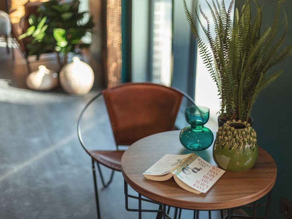 Holiday Inn - the niu  Bricks Hamburg Eppendorf  by Ihg