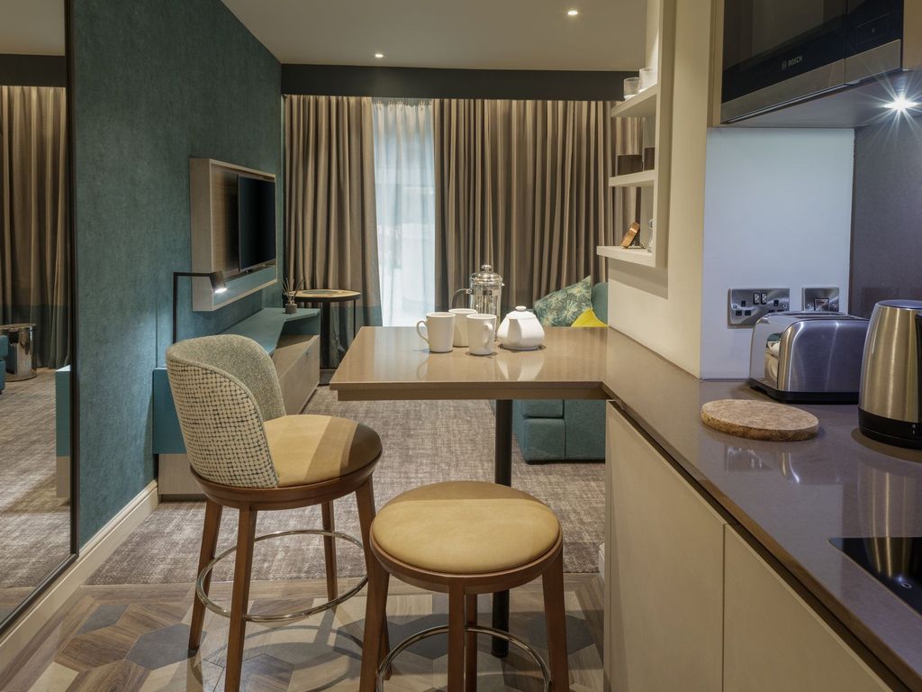 Staybridge Suites LONDON - HEATHROW BATH ROAD by IHG