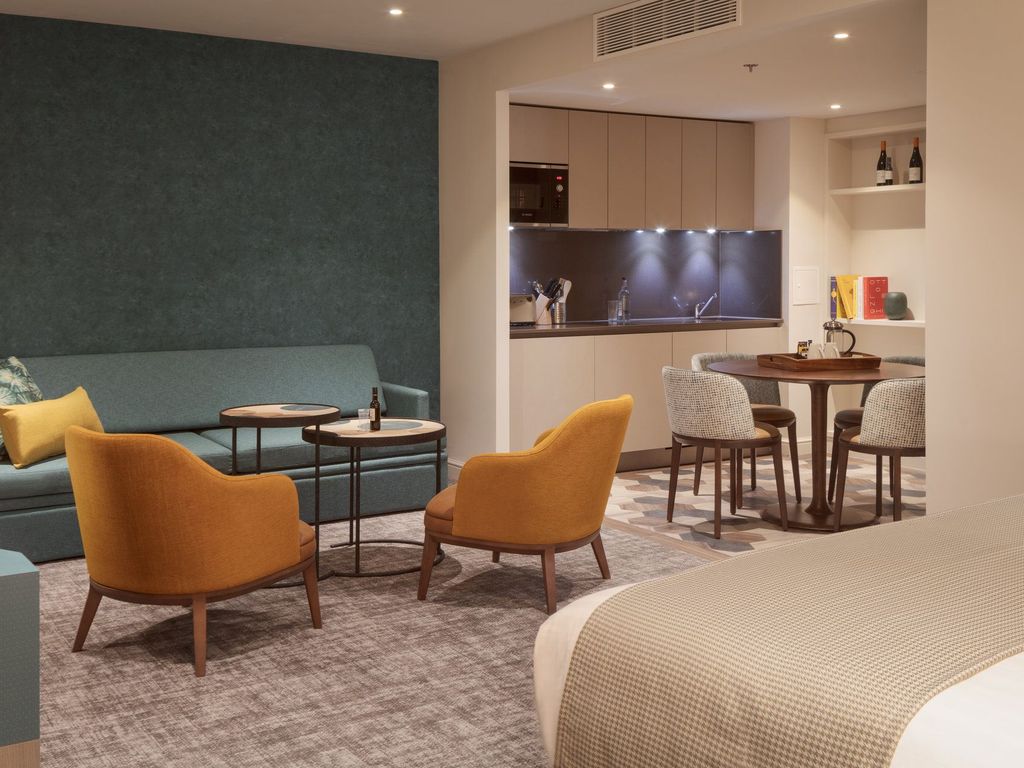 Staybridge Suites LONDON - HEATHROW BATH ROAD by IHG
