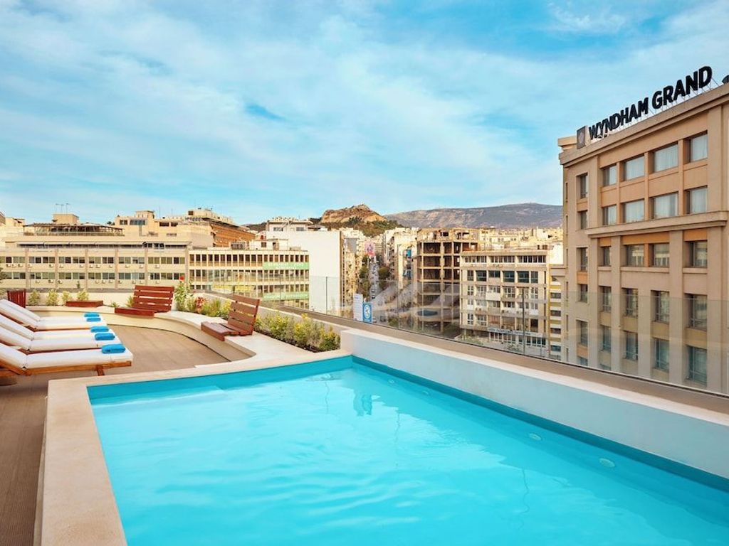 Zeus Essence Wyndham Athens Residence